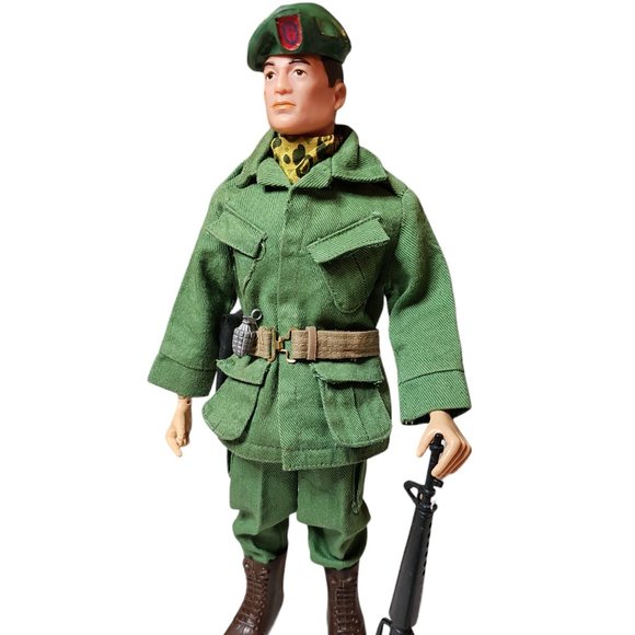 1965-Vintage Hasbro- GI Joe -"Green Beret" TM Markedwith *RARE* Camo Scarf.